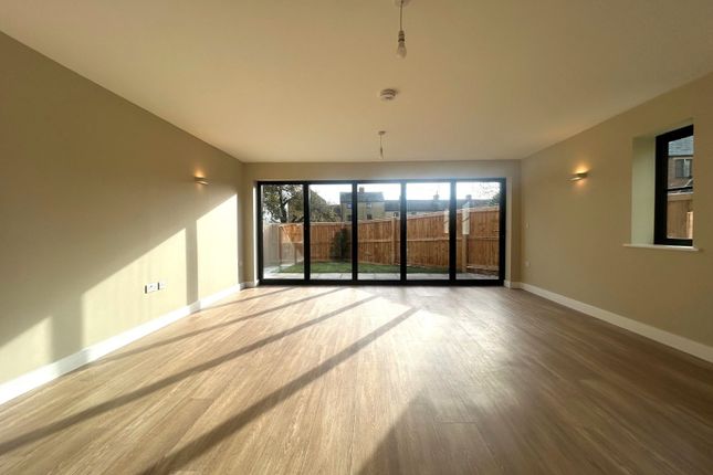 3 Millend,, Millend Lane, Stonehouse photo 2