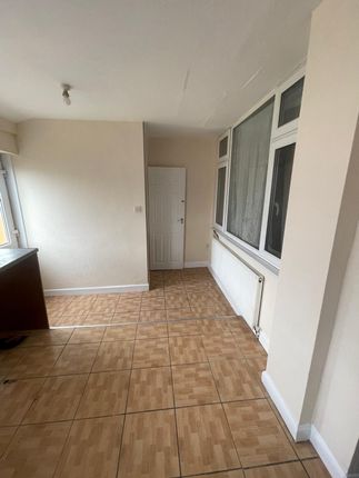 245, Cheveral Avenue, London photo 5