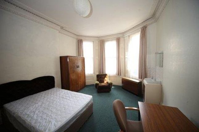 48 Ravenswood Road, Bristol photo 2