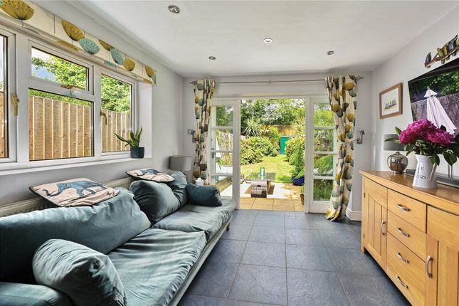 64, Hythe Road, Surrey photo 4