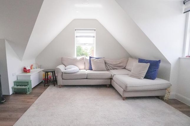 Flat 15, Meadow Court, Evreham Road, Iver photo 2