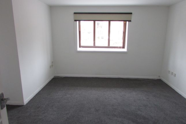 Flat to rent in Prestatyn Close, Stevenage, Hertfordshire