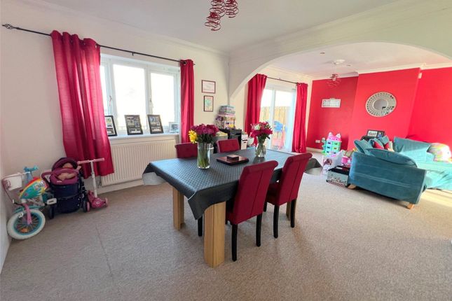 4, Kestrel Road, Pembrokeshire photo 4