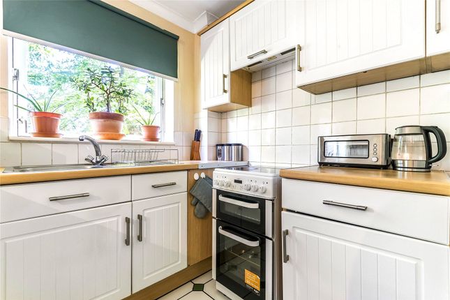 Flat 10,, Wellingtonia House, Addlestone photo 2