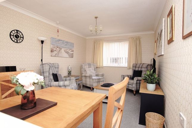 20, Berkeley Court, Lee-On-The-Solent photo 2