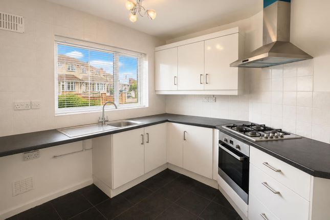 2, Kirkstall Close, Walsall photo 2