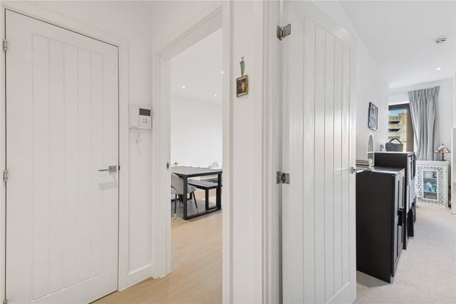 Flat 34,, Ziggurat House, St. Albans photo 3