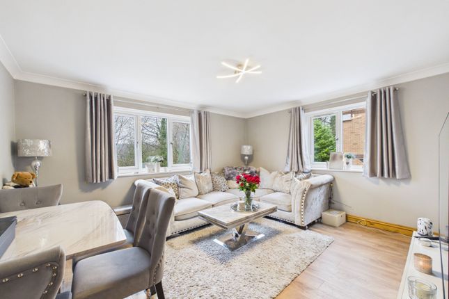 96a, Snape Hill Crescent, Dronfield photo 2