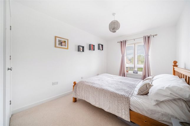 Flat for sale in East Molesey, Surrey