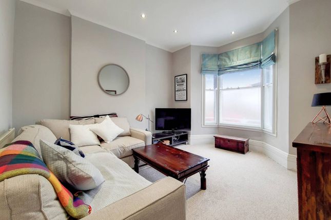 Thumbnail Flat for sale in Lansdowne Way, Stockwell, London