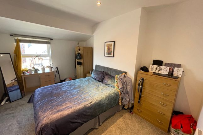 Flat 3, 15, Providence Avenue, Leeds photo 5