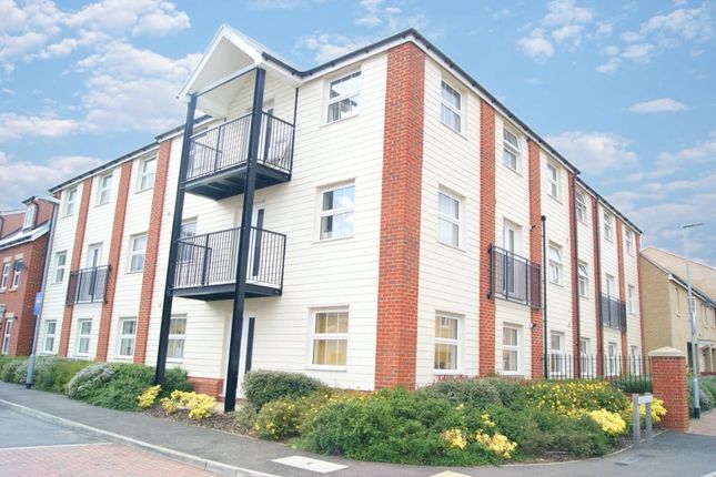 Flat to rent in Mortimer Way, Witham CM8