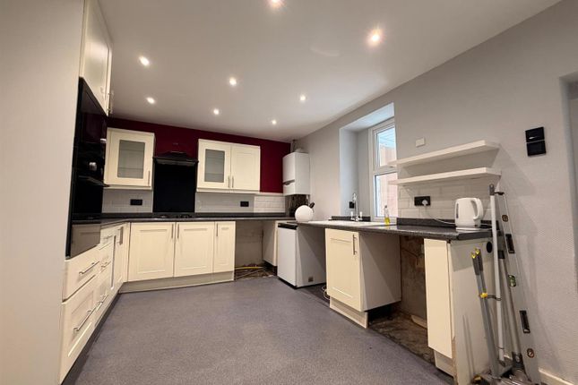 27, Bury Street, Ashton-Under-Lyne photo 4