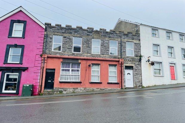 Studio to rent in Victoria Road, Milford Haven