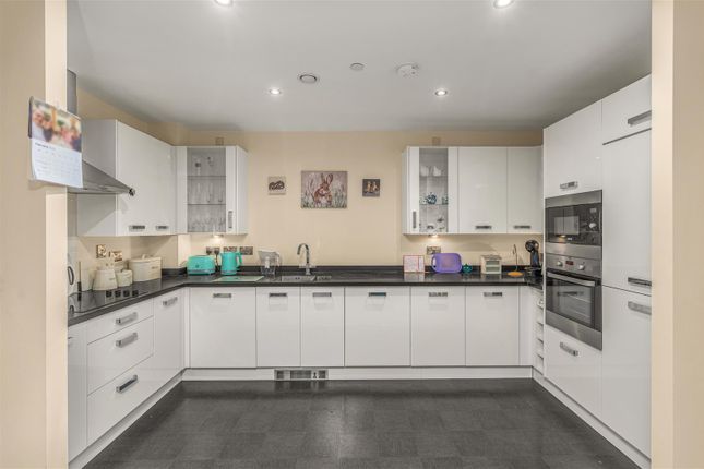4 Park Gardens,, Bath Road, Banbury photo 3