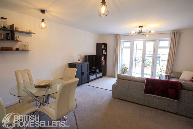 68, Nightingale Way, Berkshire photo 4