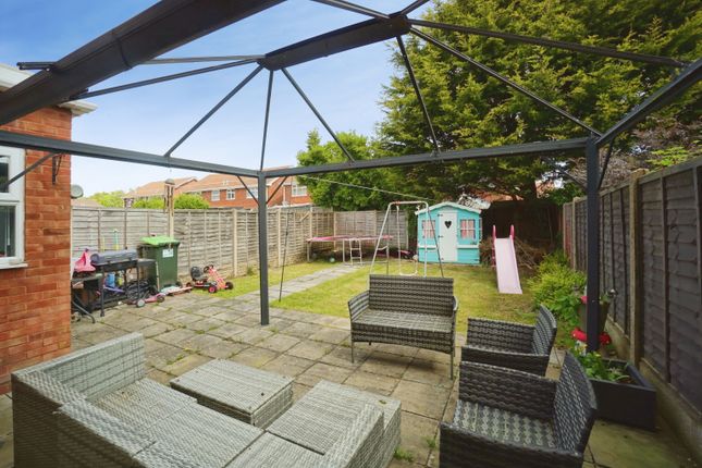 6, Margaret Vale, Ocker Hill, Tipton photo 4