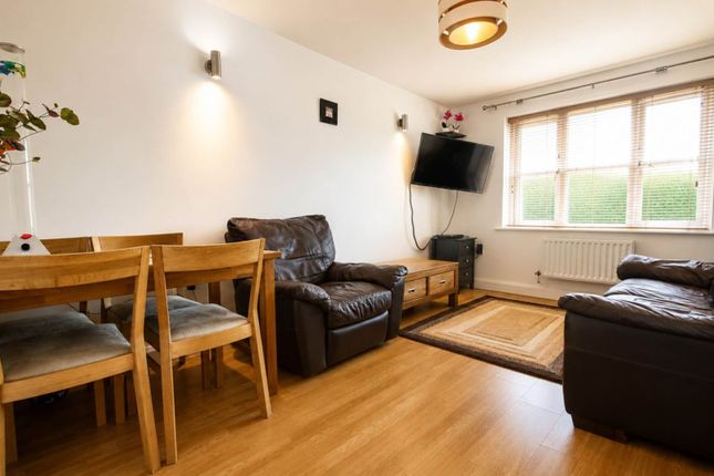 43, Wenham Place, Hatfield photo 3