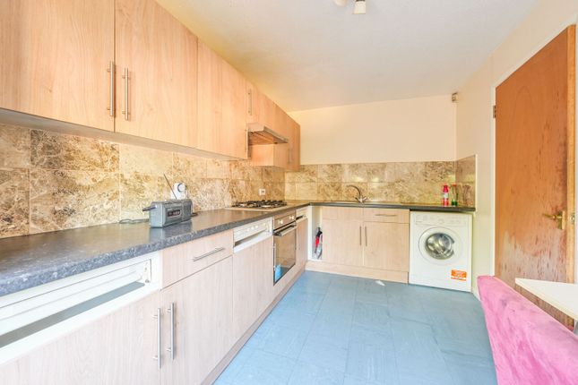 Nightingale Way, Royal Docks photo 4