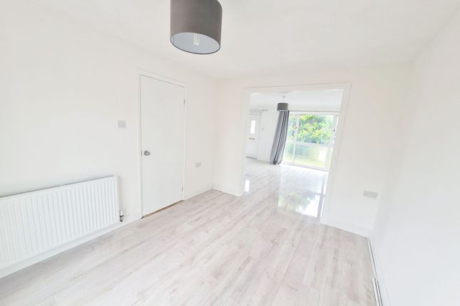 23 Marston Close, Manchester photo 5