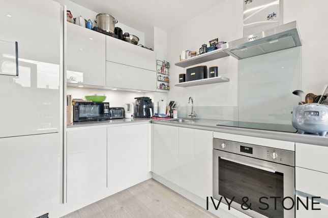 Flat 31, Galley House, London photo 4