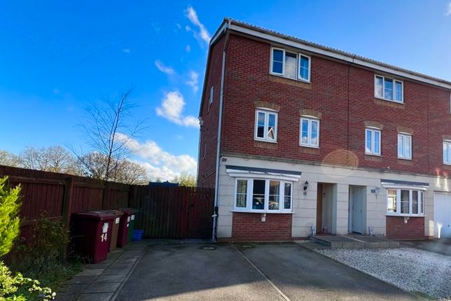 End terrace house for sale in Curlew Croft, Scunthorpe