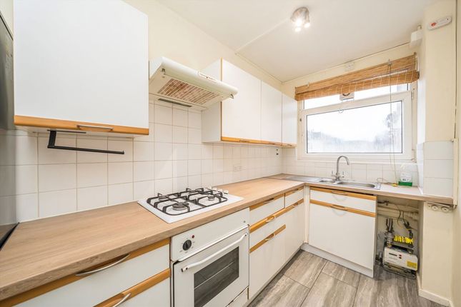 Flat 21, Crown Court, Lacy Road, London photo 3