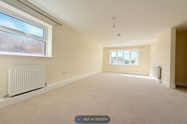 Flat, C Station Road Lower Stondon, Henlow photo 3