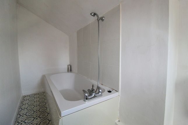 3, Flat 4, Crosby Street, Stockport photo 5