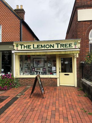 Retail premises to let in High Street, Cranleigh