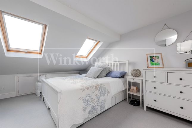 Terraced house to rent in Bathurst Gardens, London