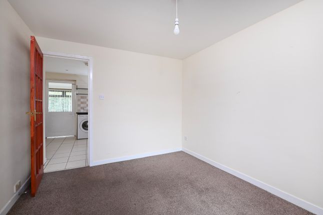 13, Wisp Green, Edinburgh photo 5