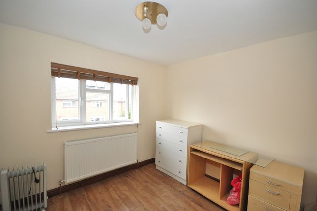 Thumbnail Room to rent in Warbank Crescent, New Addington, Croydon