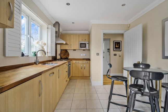 3, East Arms Place, Maidenhead photo 4