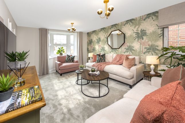 Holden Lounge