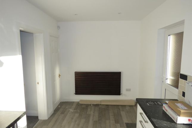 52, Monckton Road, South Yorkshire photo 3