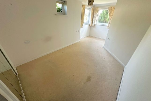 10 Cypress Court, Fisher Street, Paignton photo 4