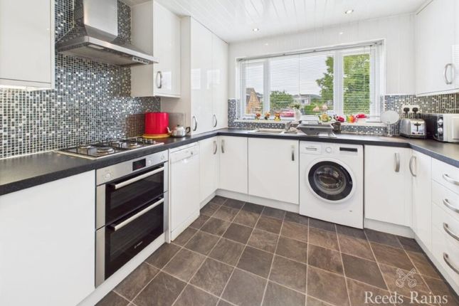 29 Askew Dale, Guisborough photo 4