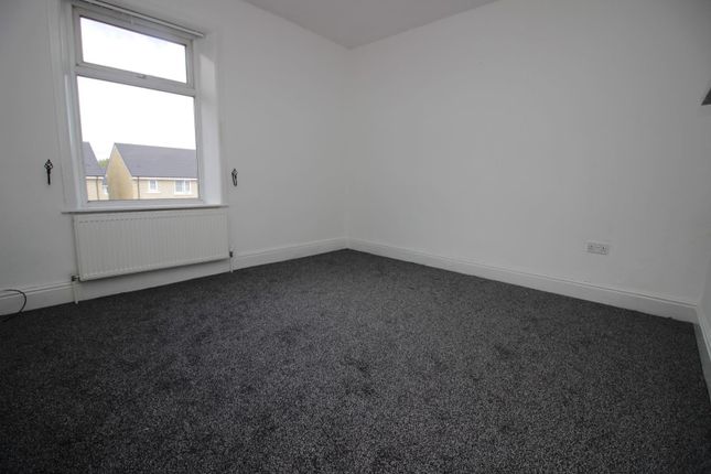 2, Tay Street, Burnley photo 4