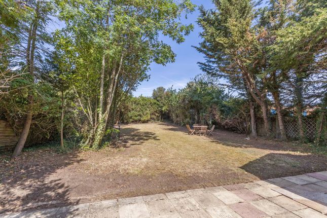 Harefield, Ditton Road, Langley photo 4