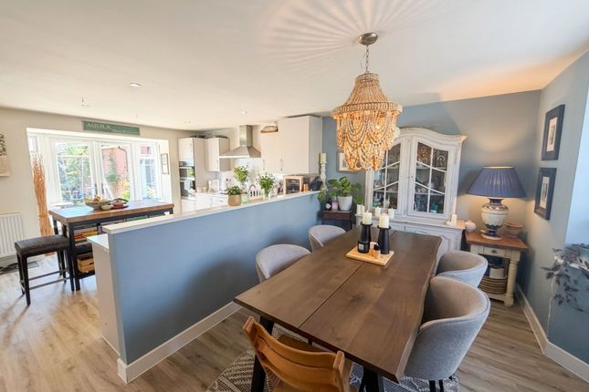 6 Caldicot Gardens, Grantham photo 2