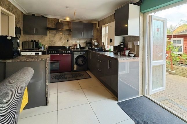 18, Alderman Road, Ipswich photo 4