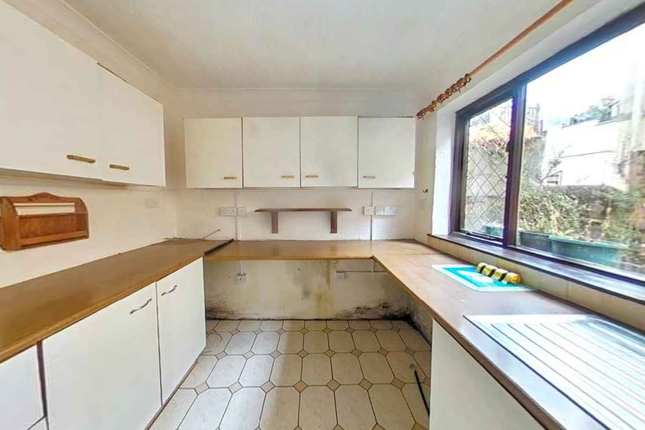 70 York Terrace, Tredegar photo 4
