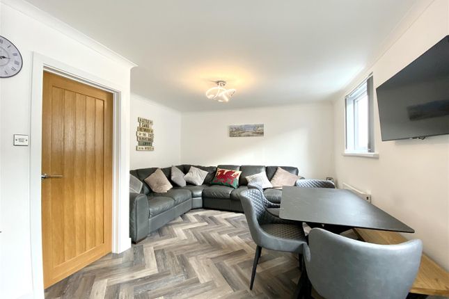 Flat for sale in Cartwheel, Amroth, Narberth