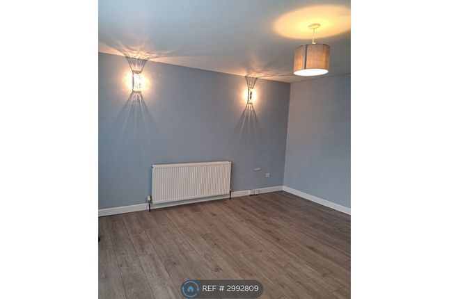 Cedar Road, Abronhill, Cumbernauld, Glasgow photo 2