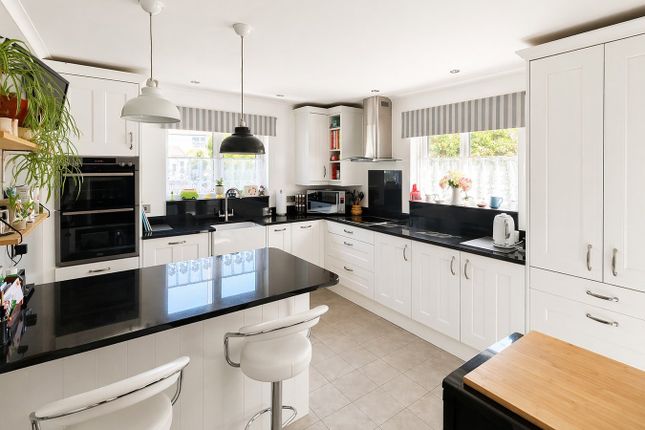 71, Peartree Lane, Bexhill on Sea photo 2