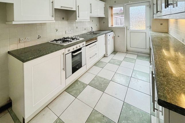 17, Kimble Close, West Midlands photo 3