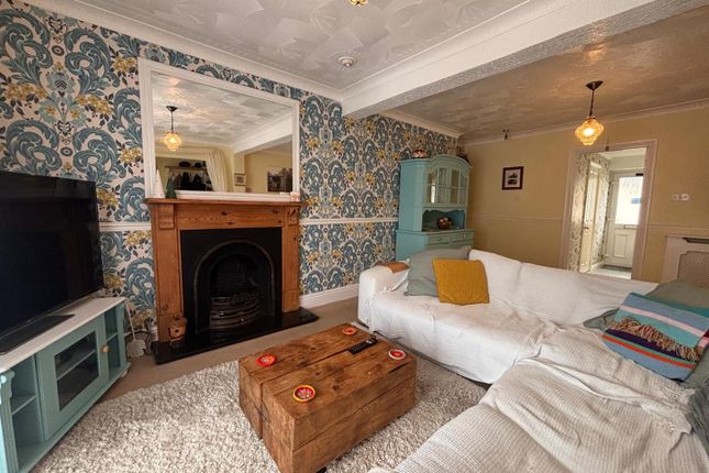 28, Gwendraeth Town, Kidwelly photo 3