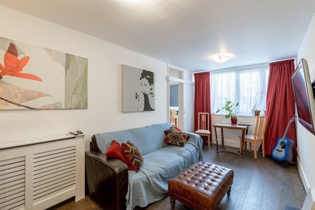Thumbnail Flat to rent in Walham Green Court, Fulham