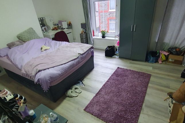 8 Letty Street, Cardiff photo 3